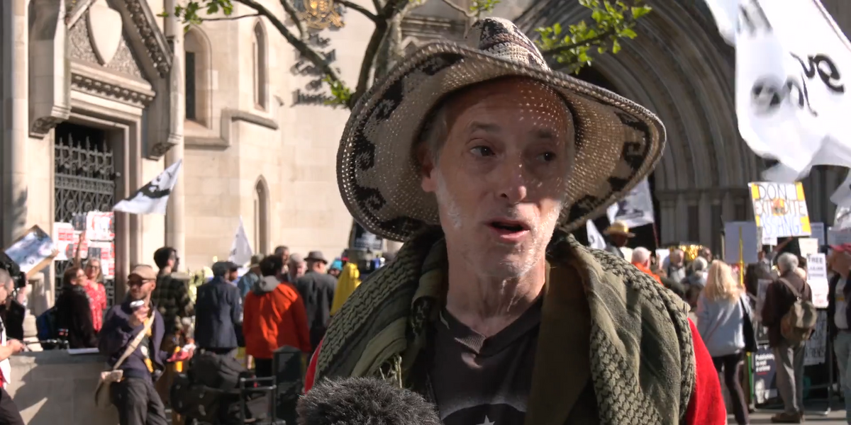 NextImg:'I want him to be released!' Julian Assange supporters rally outside court ahead of deportation ruling