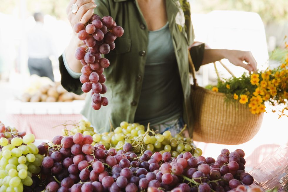 Red and green grapes