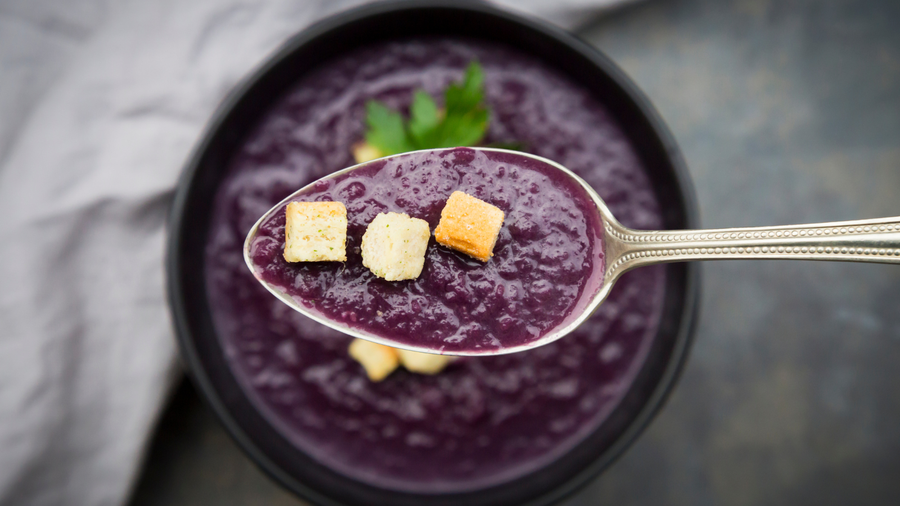 Red cabbage soup