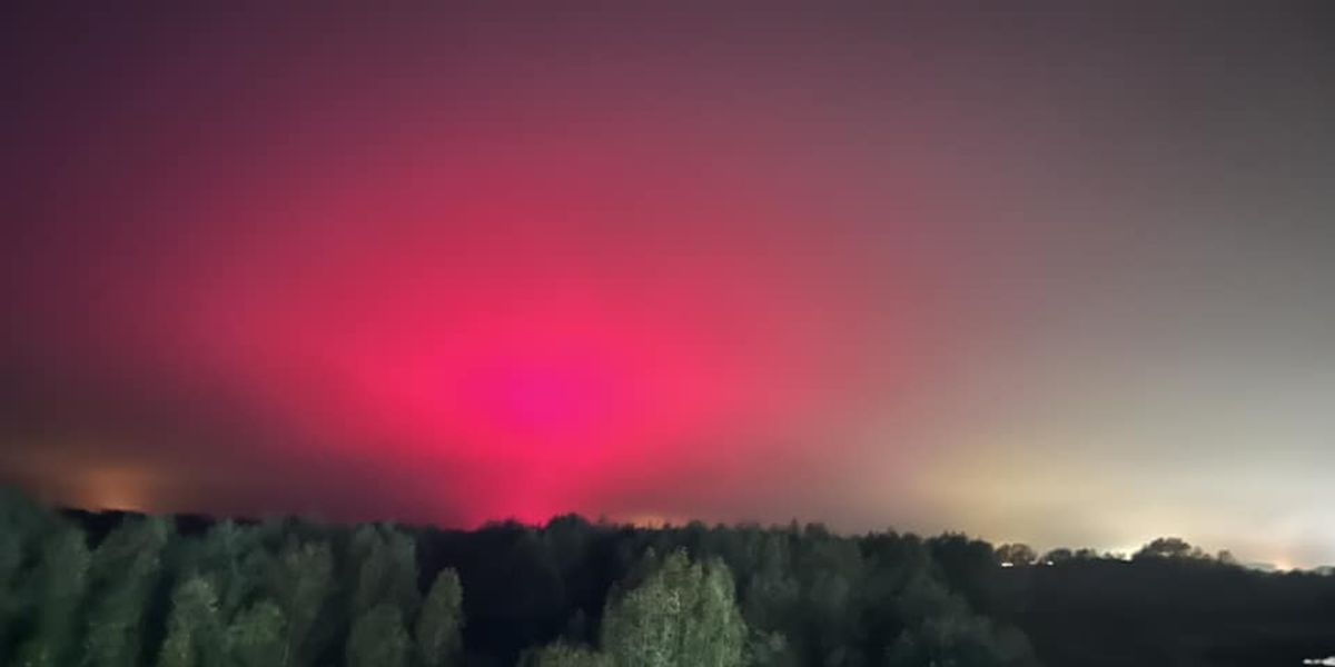 NextImg:Woman left disappointed after 'Northern Lights' turned out to be glow from tomato factory