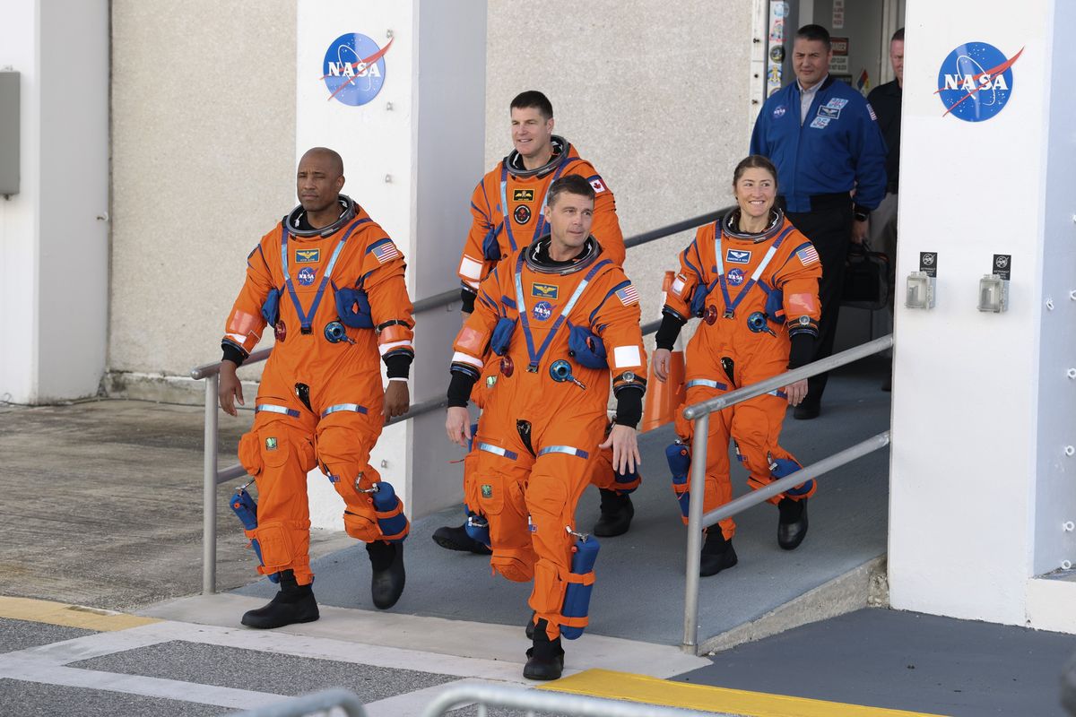 Reid Wiseman, Victor Glover, Christina Koch, Jeremy Hansen