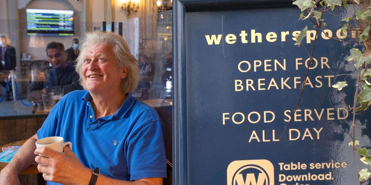 Remainers LIVID as Brexiteer and Wetherspoons creator nominated to receive knighthood