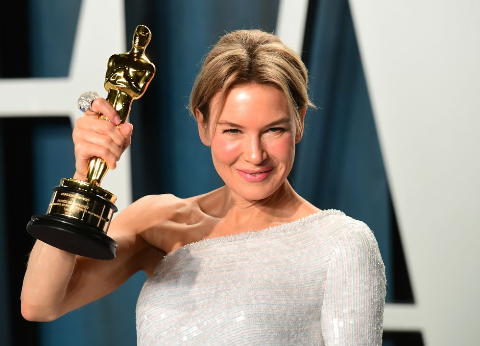 Ren\u00e9e Zellweger with her Oscar