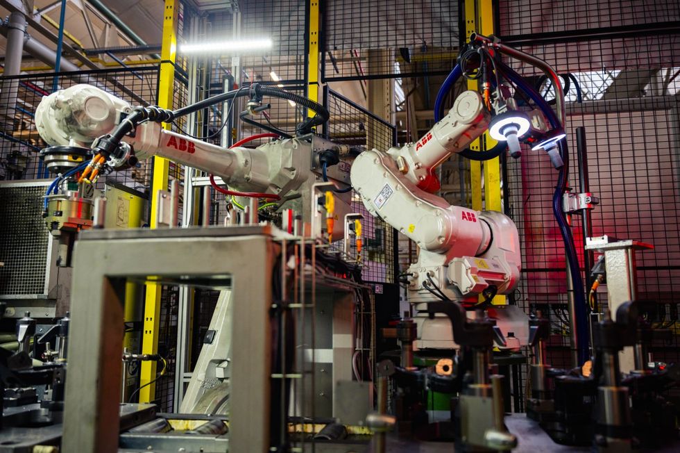 Renault Group confirmed that it would increase automation, including the use of humanoid robots \u200b