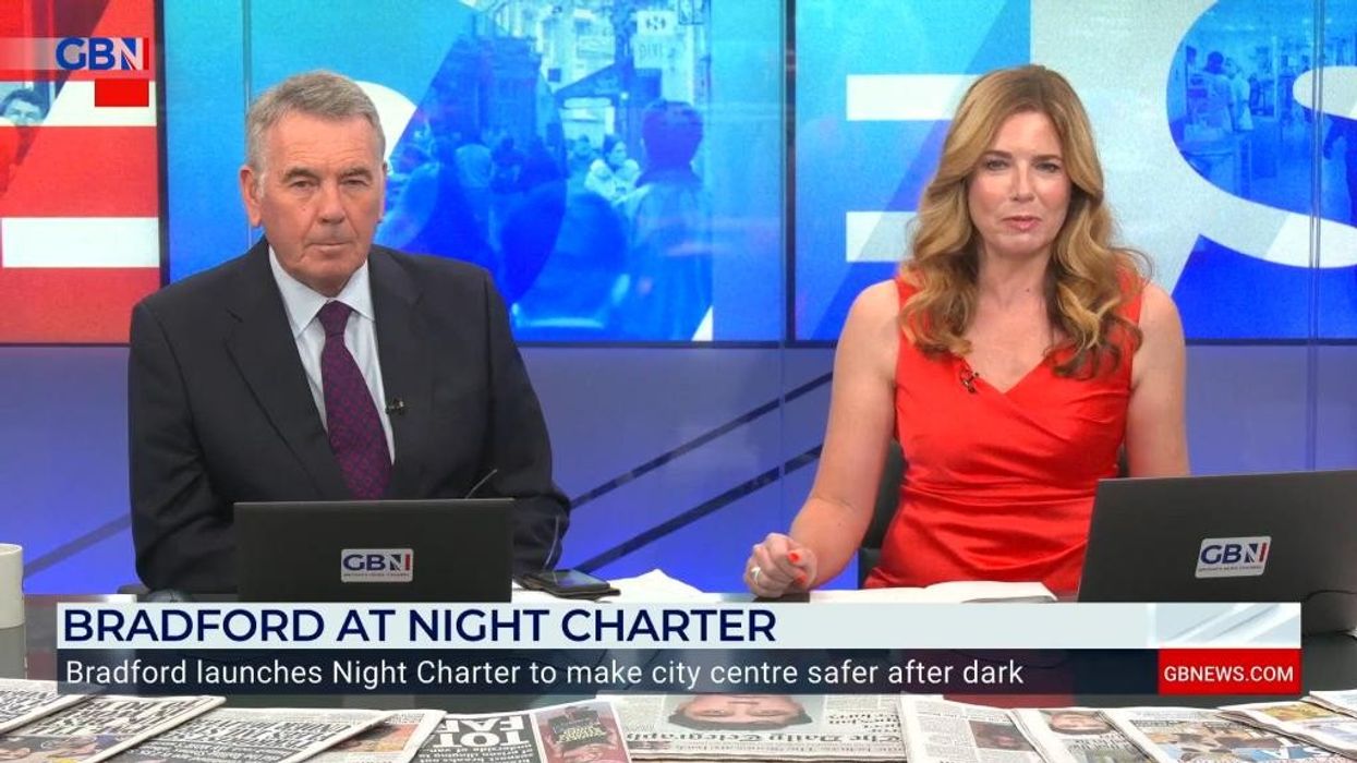 ‘I’ve lost a flake now!’ Watch GB News' Jeff Moody hilariously struggle in melting temperatures
