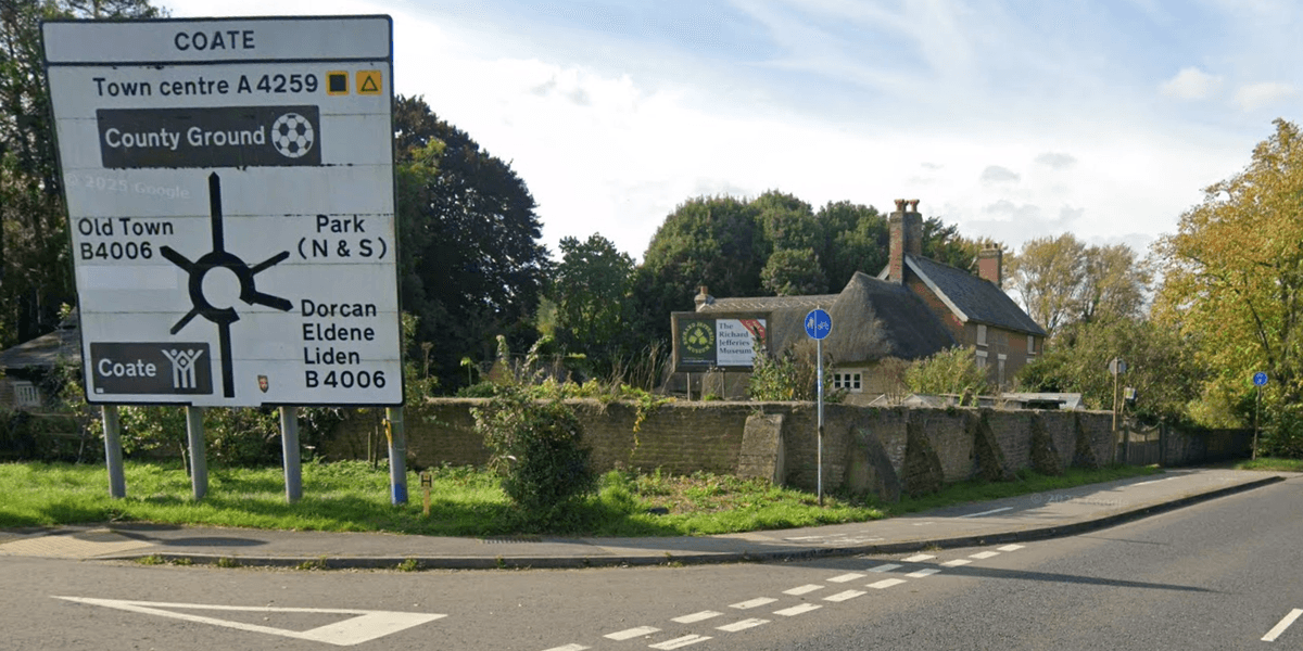 Large sign blocking view of historic museum finally removed by Labour council Large sign blocking view of historic museum finally removed by Labour council