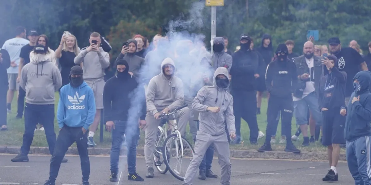NextImg:'It's a bit farcical!' Prison Governor claims that rioters 'will meet the criteria' for early prison release