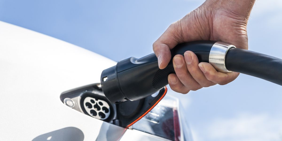 Major car brand scales back electric car rollout as driver concerns remain