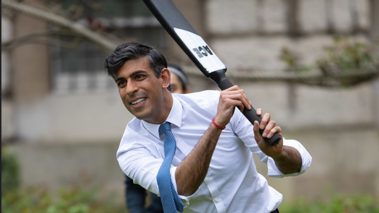 Rishi Sunak plays cricket