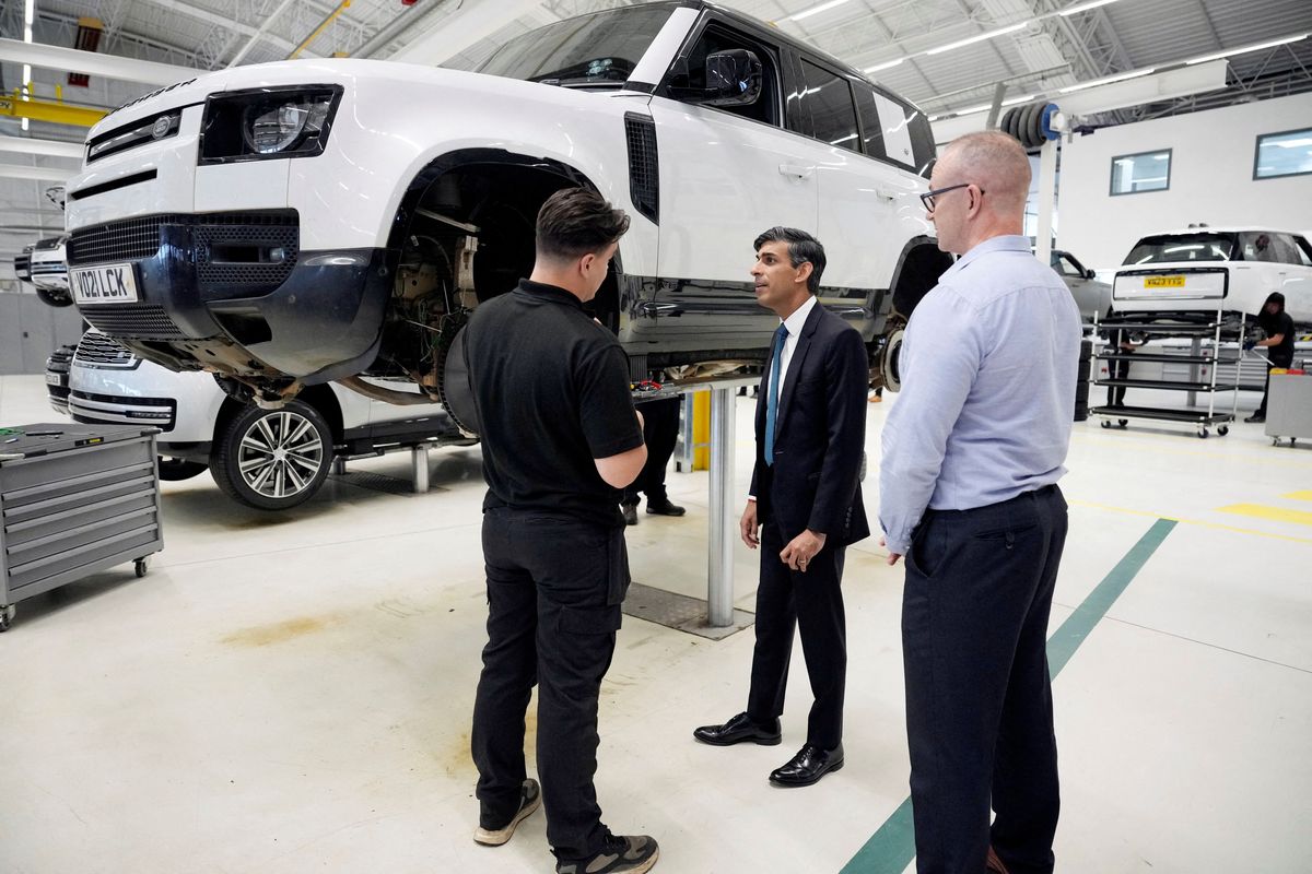 Rishi Sunak Visits Land Rover Electric Car Battery Factory