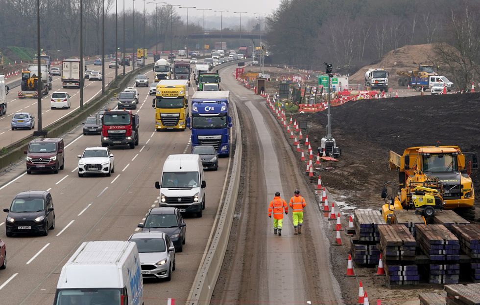 roads works and delays on M25