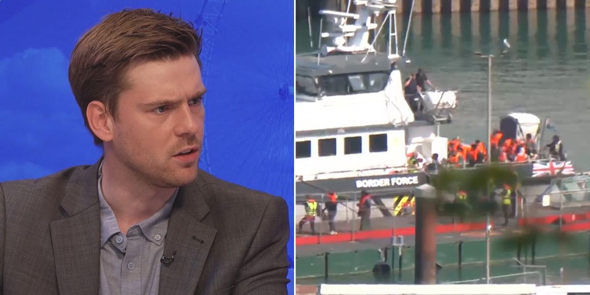 Migrant crisis: Labour accused of ‘passing the buck’ onto communities after ‘dumping migrants on their doorstep’ Migrant crisis: Labour accused of ‘passing the buck’ onto communities after ‘dumping migrants on their doorstep’