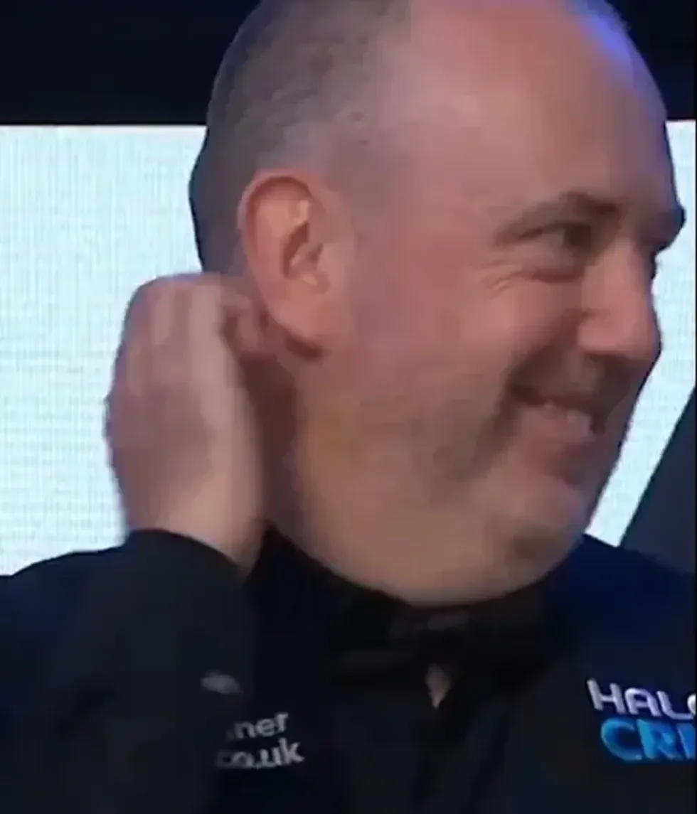 Mark Williams laughs off comments about hairline and eyesight during World Snooker Championship