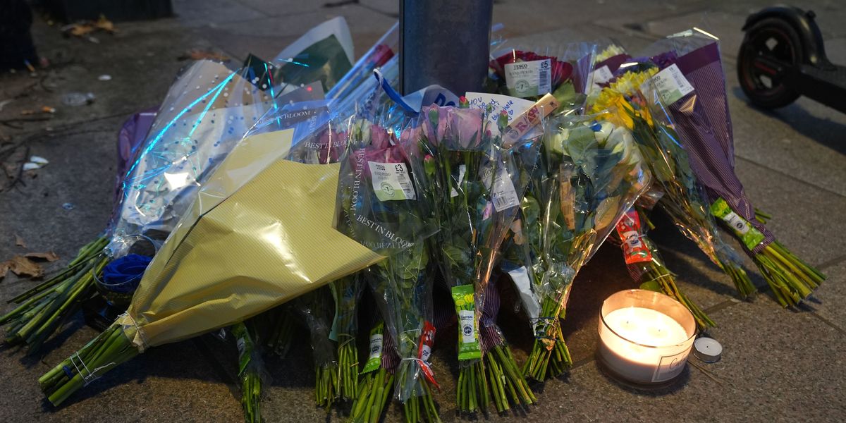 NextImg:Bedford stabbing: Three teenagers arrested on suspicion of murder after 17-year-old stabbed near bus station