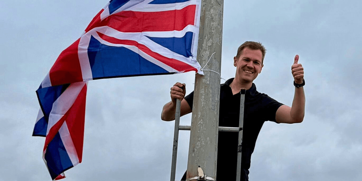 Robert Jenrick joins ‘Operation Raise the Colours’ and hoists Union Jacks across Newark Robert Jenrick joins ‘Operation Raise the Colours’ and hoists Union Jacks across Newark