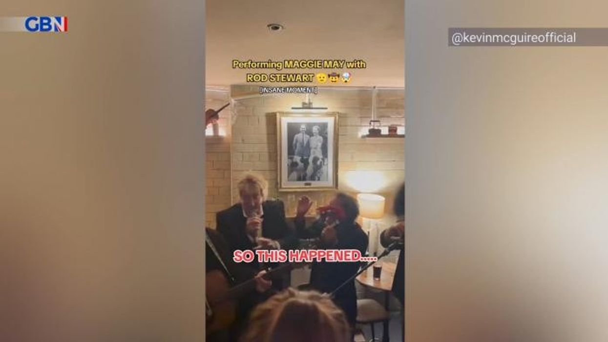 WATCH: Rod Stewart stuns fans with surprise performance at Glasgow pub