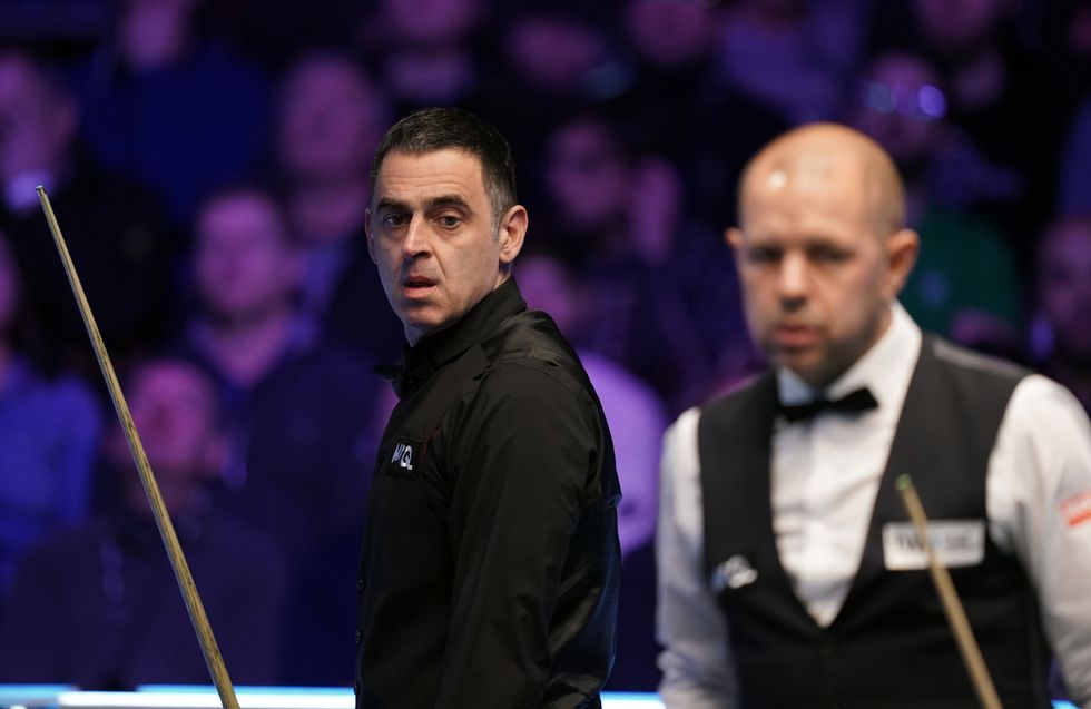 Ronnie O'Sullivan and Barry Hawkins