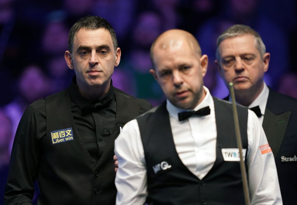 Ronnie O'Sullivan is through to the semi-finals