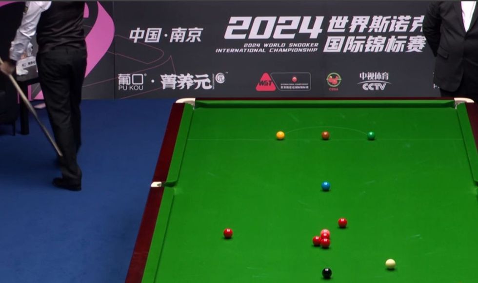 Ronnie O'Sullivan then slapped his cue as he sat back down
