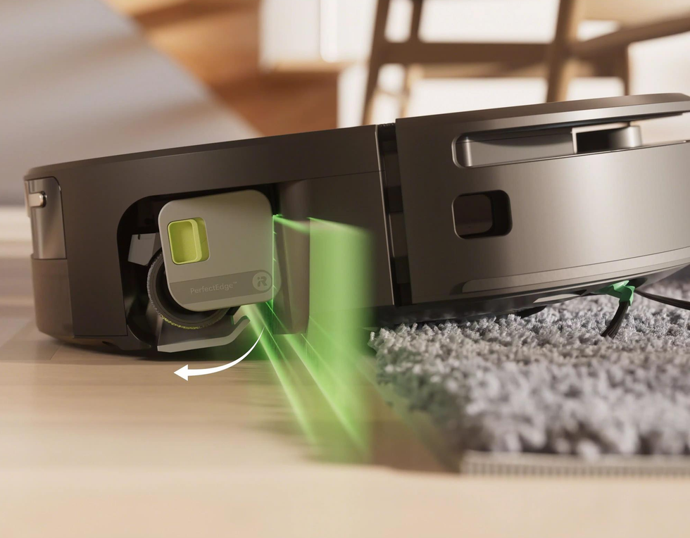 Roomba Max 705 robot vacuum cleaner