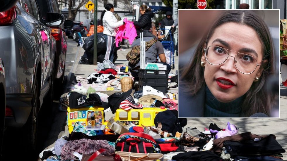 Roosevelt Avenue alongside inset with AOC
