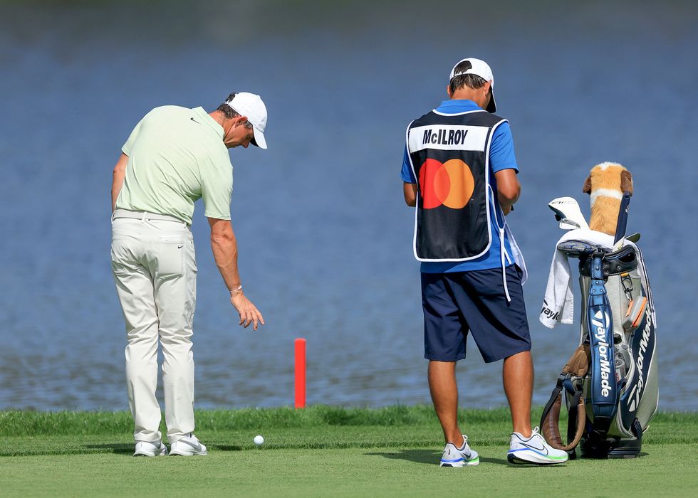 Rory McIlroy struggled with his approach shots