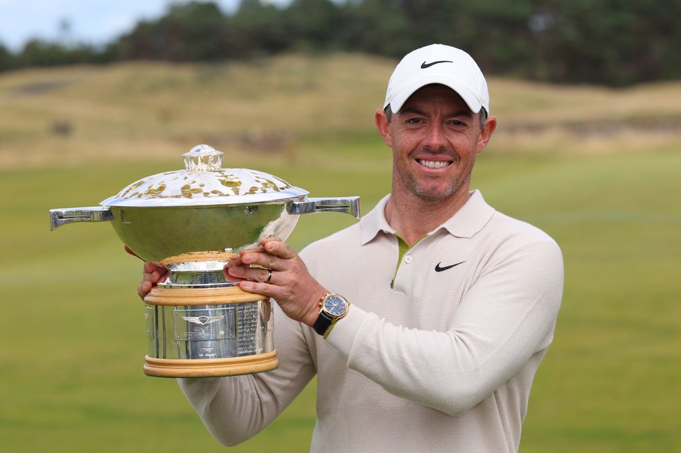 Rory McIlroy usually wore his wedding band during events