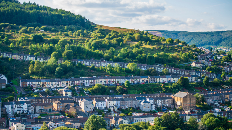 Roughly 30 people in the whole of Wales will be eligible for the full \u00a325,000 teacher grant