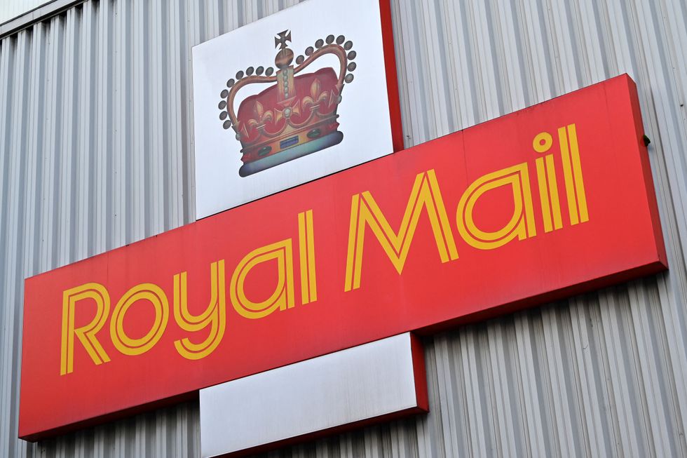 Royal Mail logo in pictures