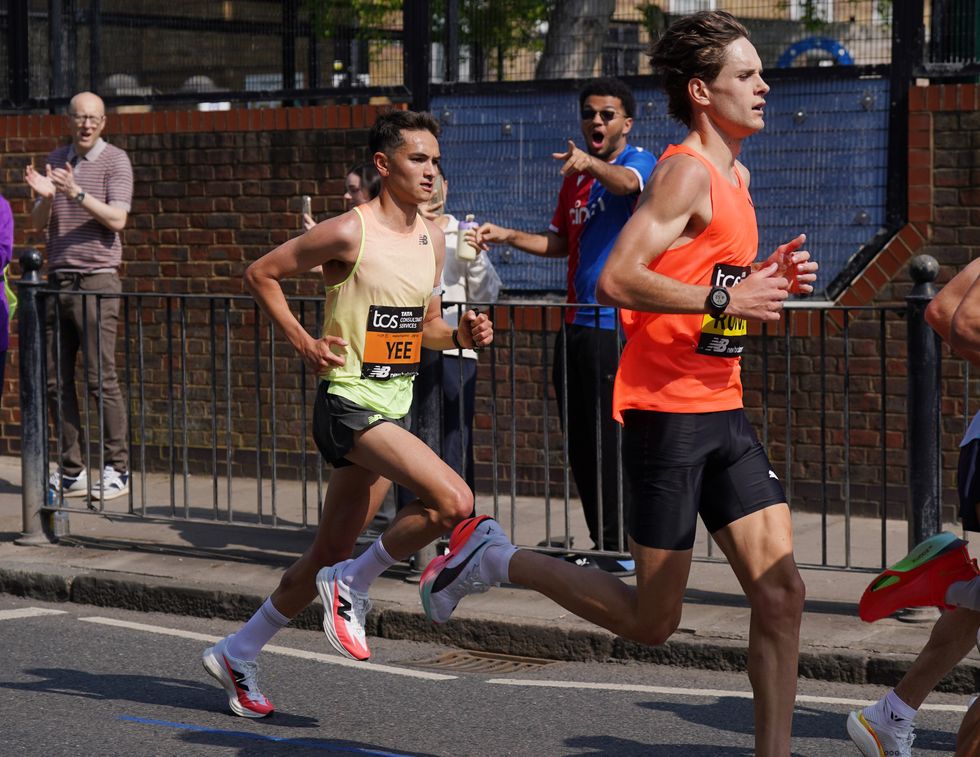 Runners in London Marathon