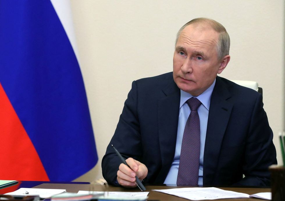 Russia's President Vladimir Putin chairs a meeting on the country's oil and gas industry with representatives of Russian energy companies and officials via a video link at a residence outside Moscow, Russia April 14, 2022. Sputnik/Mikhail Klimentyev/Kremlin via REUTERS ATTENTION EDITORS - THIS IMAGE WAS PROVIDED BY A THIRD PARTY.
