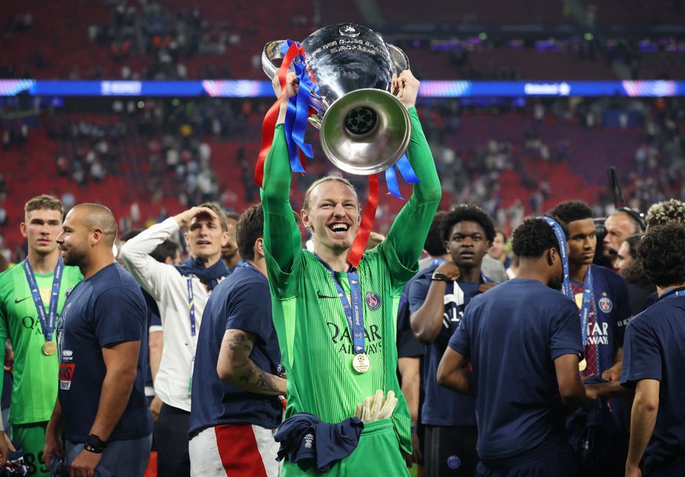 Russian goalkeeper Matvey Safonov has no relationship with Ukrainian centre-back Ilya Zabarnyi