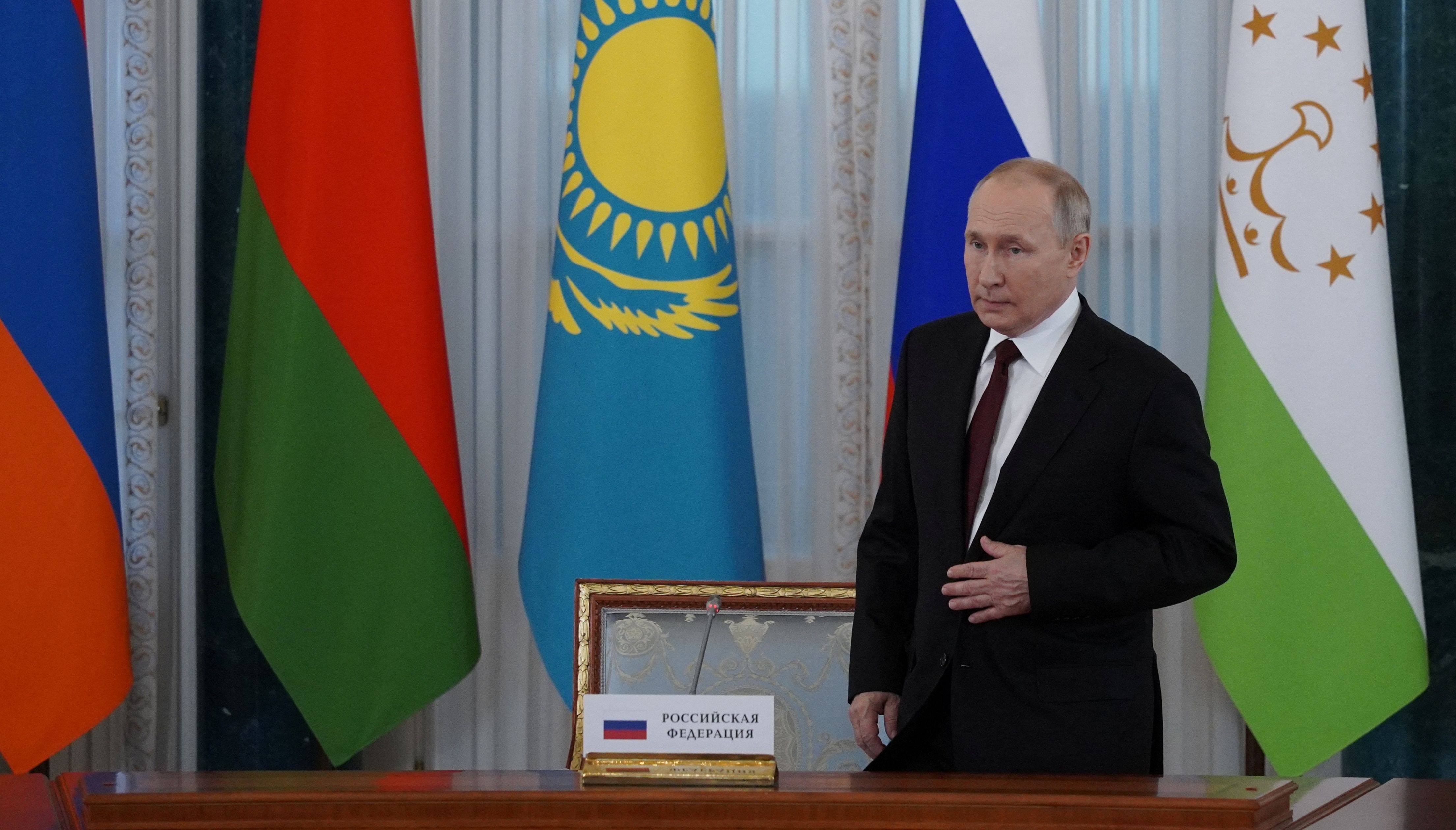 Russian President Vladimir Putin attends an informal meeting of the Commonwealth of Independent States' (CIS) leaders in Saint Petersburg, Russia, October 7, 2022.