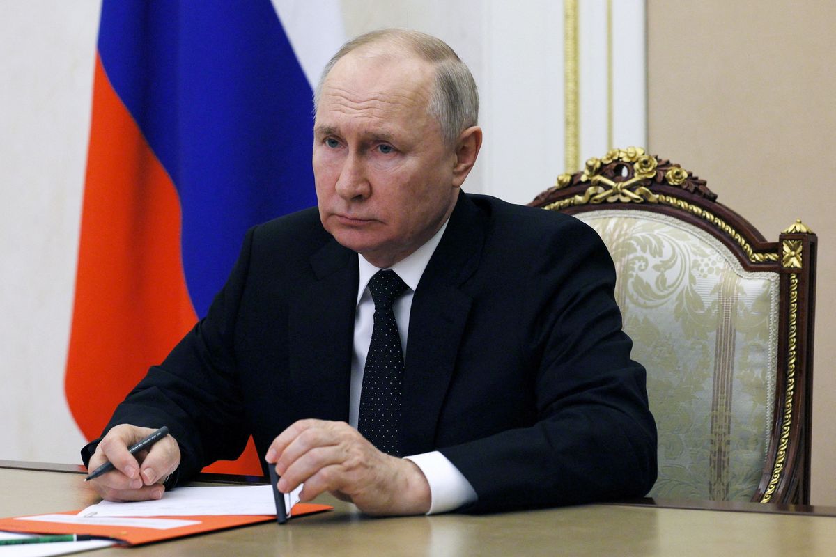 Russia news: Vladimir Putin's regime on brink of collapse as anti-Kremlin groups vow to depose Russian President by end of 2023