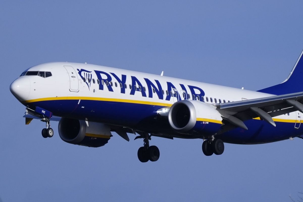 Ryanair plane flying
