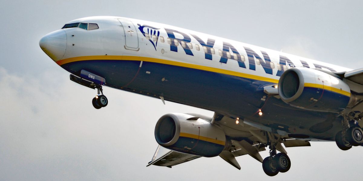 NextImg:Travel warning: Ryanair warns Britons travelling of 'disruptions' due to weather conditions with snow on the way