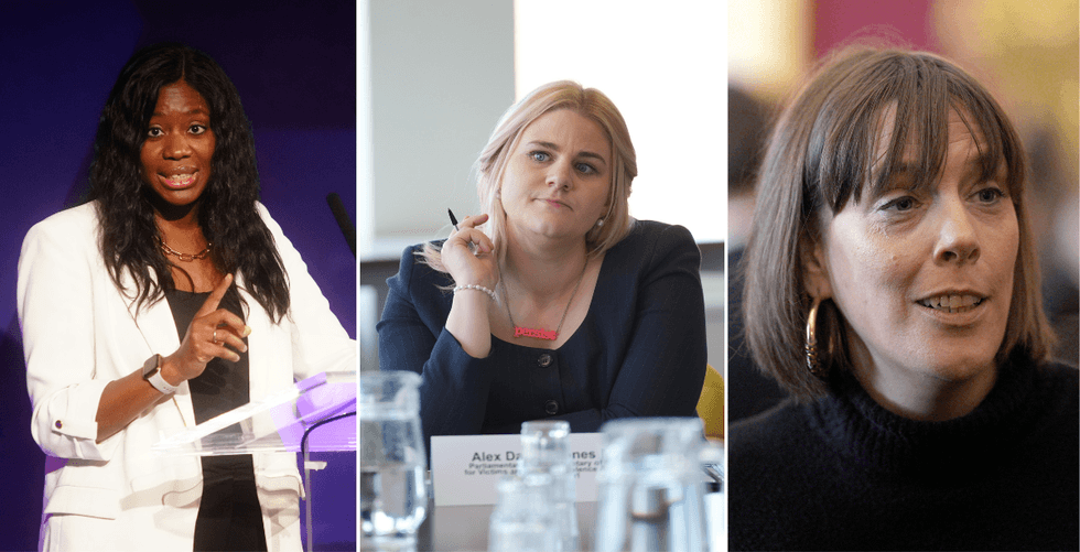 A Ministra da Defesa, Jess Phillips, o Ministro das Vítimas, Alex Davies-Jones, e a Ministra das Comunidades, Miatta Fahnbulleh, disseram a Sir Keir que estavam deixando seus cargos no governo