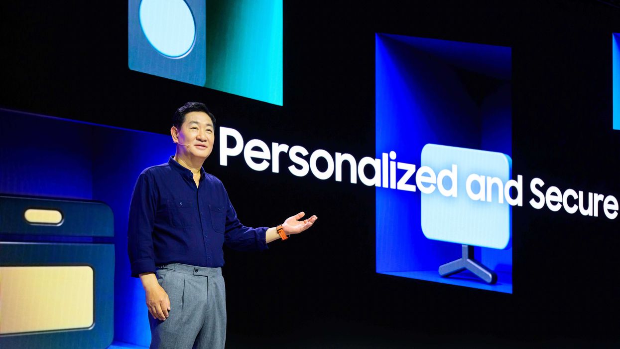 samsung ceo of device experience Samsung Electronics JH Han speaking on-stage