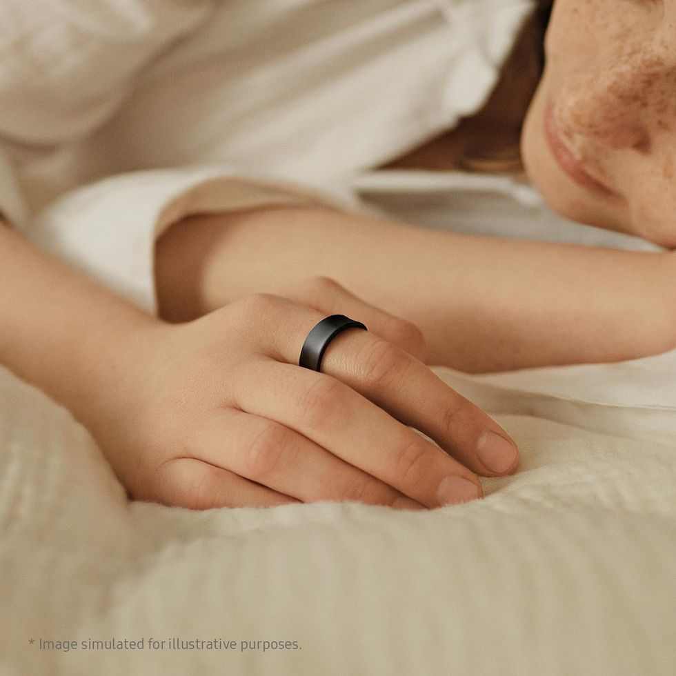 Samsung Galaxy Ring worn in black titanium