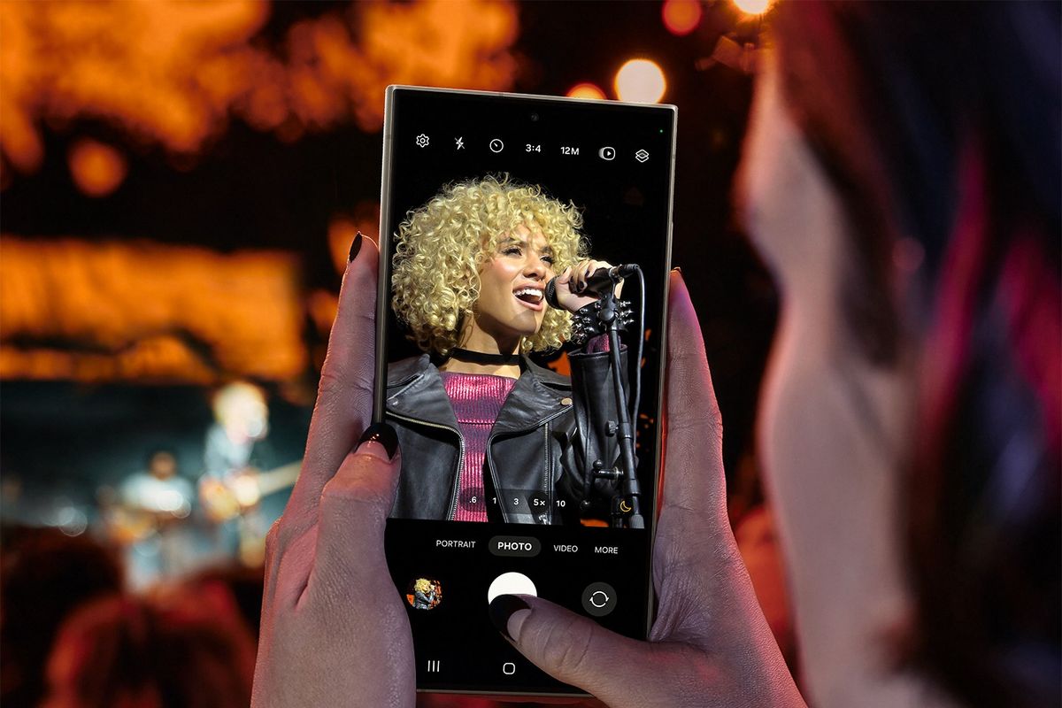 samsung galaxy s24 ultra owners tries space zoom on the new camera