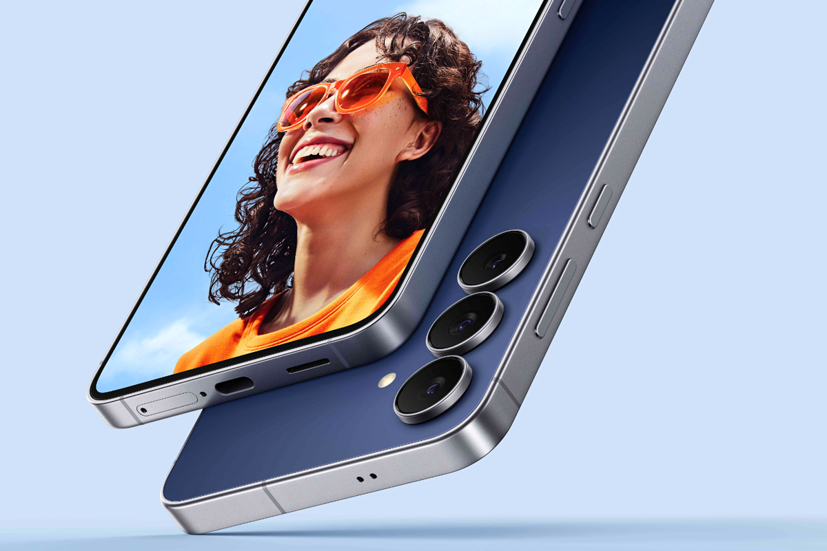 samsung galaxy s25 in navy blue