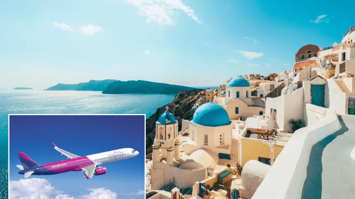 Santorini, Greece / Wizz Air plane