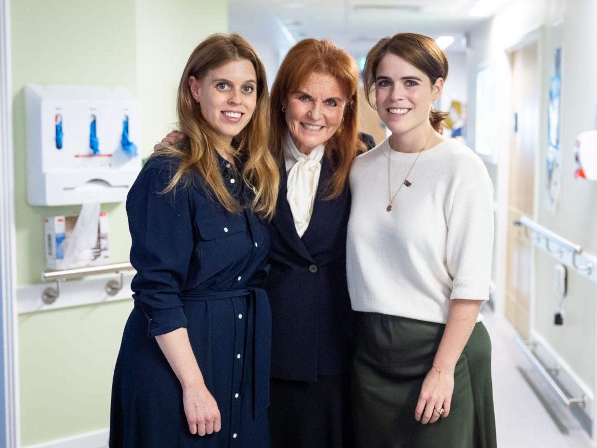 Sarah Ferguson, Beatrice and Eugenie