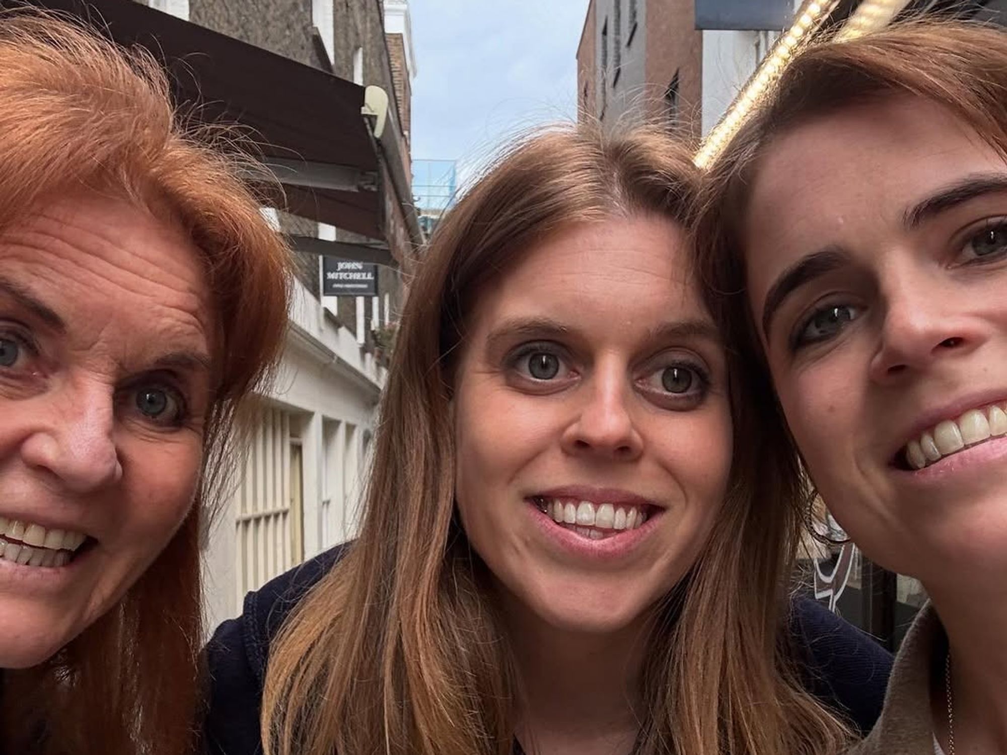 Sarah Ferguson, Princess Beatrice, Princess Eugenie
