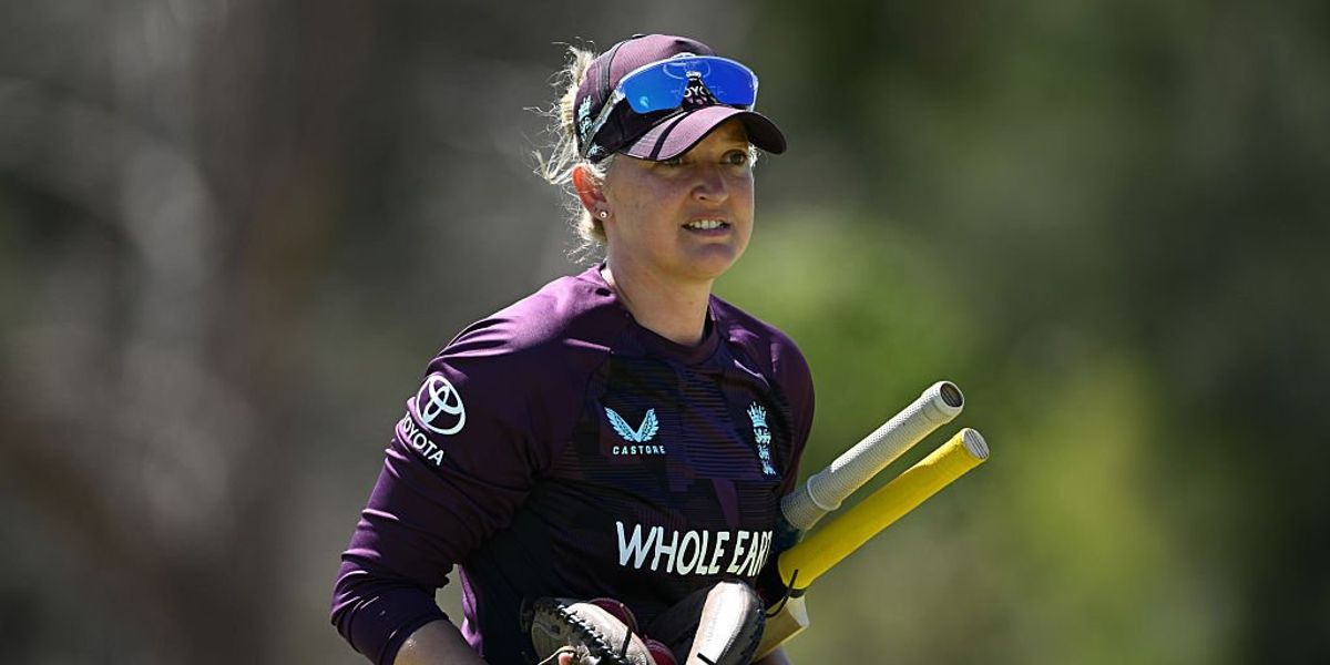 Former wicketkeeper becomes first woman to coach England men’s side in major sport Former wicketkeeper becomes first woman to coach England men’s side in major sport