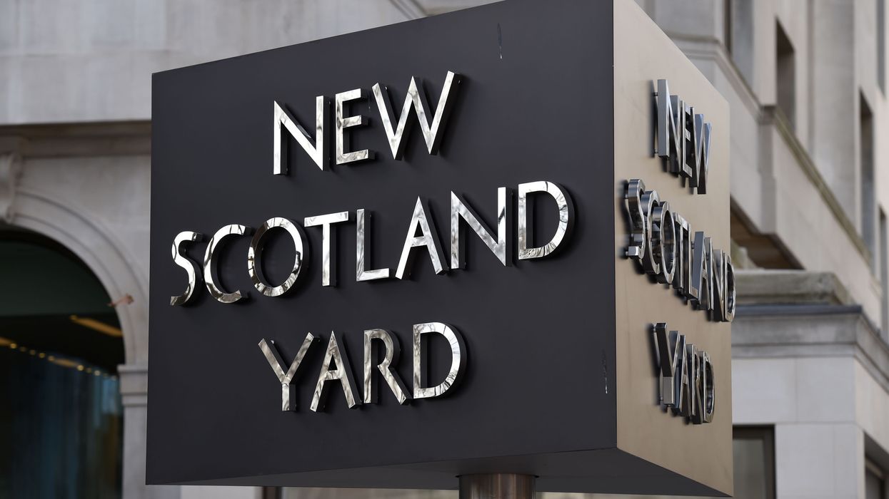 Scotland Yard sign