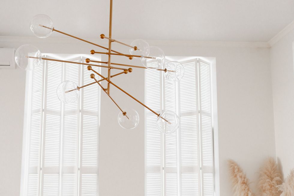 Sculptural lighting on ceiling