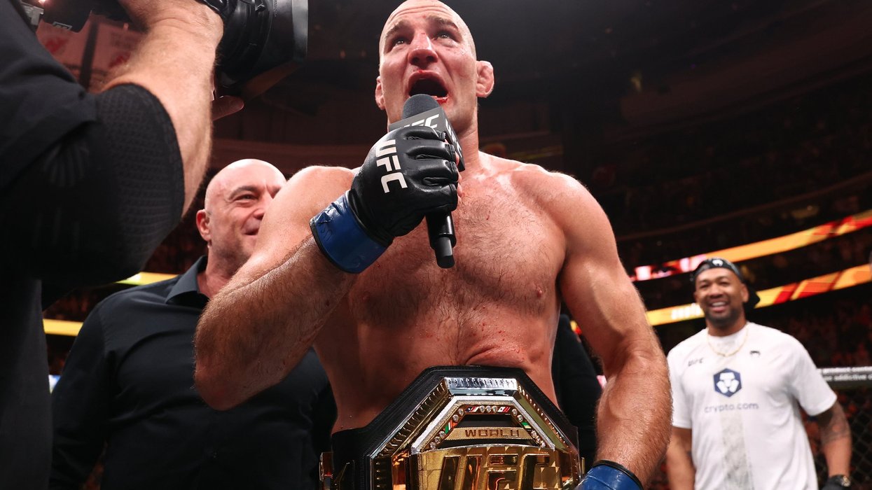 Sean Strickland pulled off a stunning upset in the early hours of Sunday morning, defeating Khamzat Chimaev via split decision to reclaim the UFC middleweight championship at UFC 328 in Newark, New Jersey