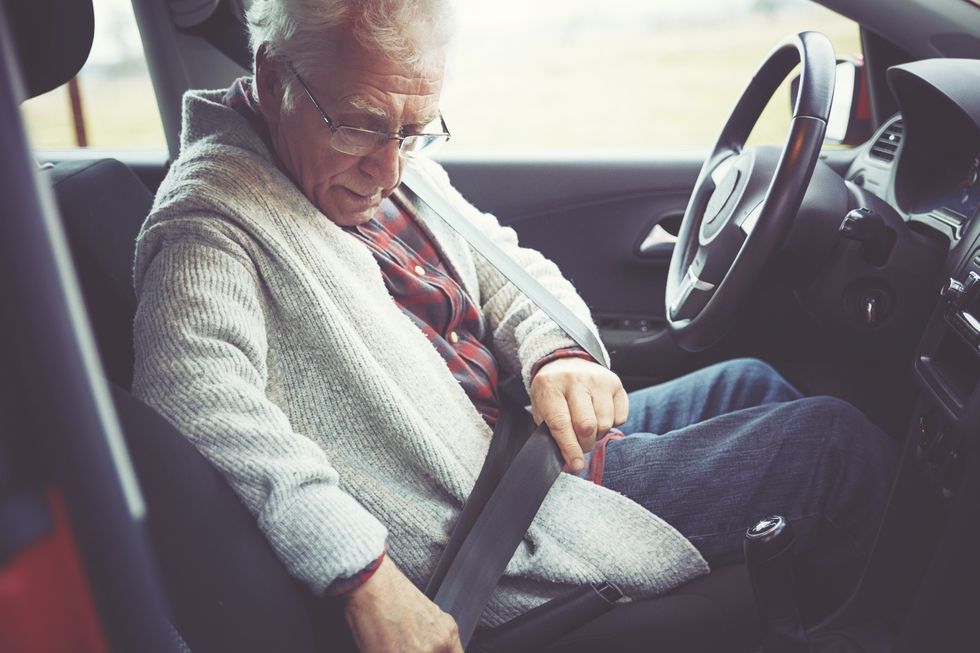 Seatbelt on elderly driver