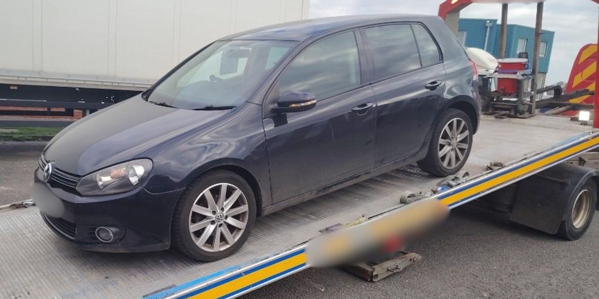 Driver with 150 unpaid parking fines hit with £3,000 bill as car seized in major crackdown Driver with 150 unpaid parking fines hit with £3,000 bill as car seized in major crackdown